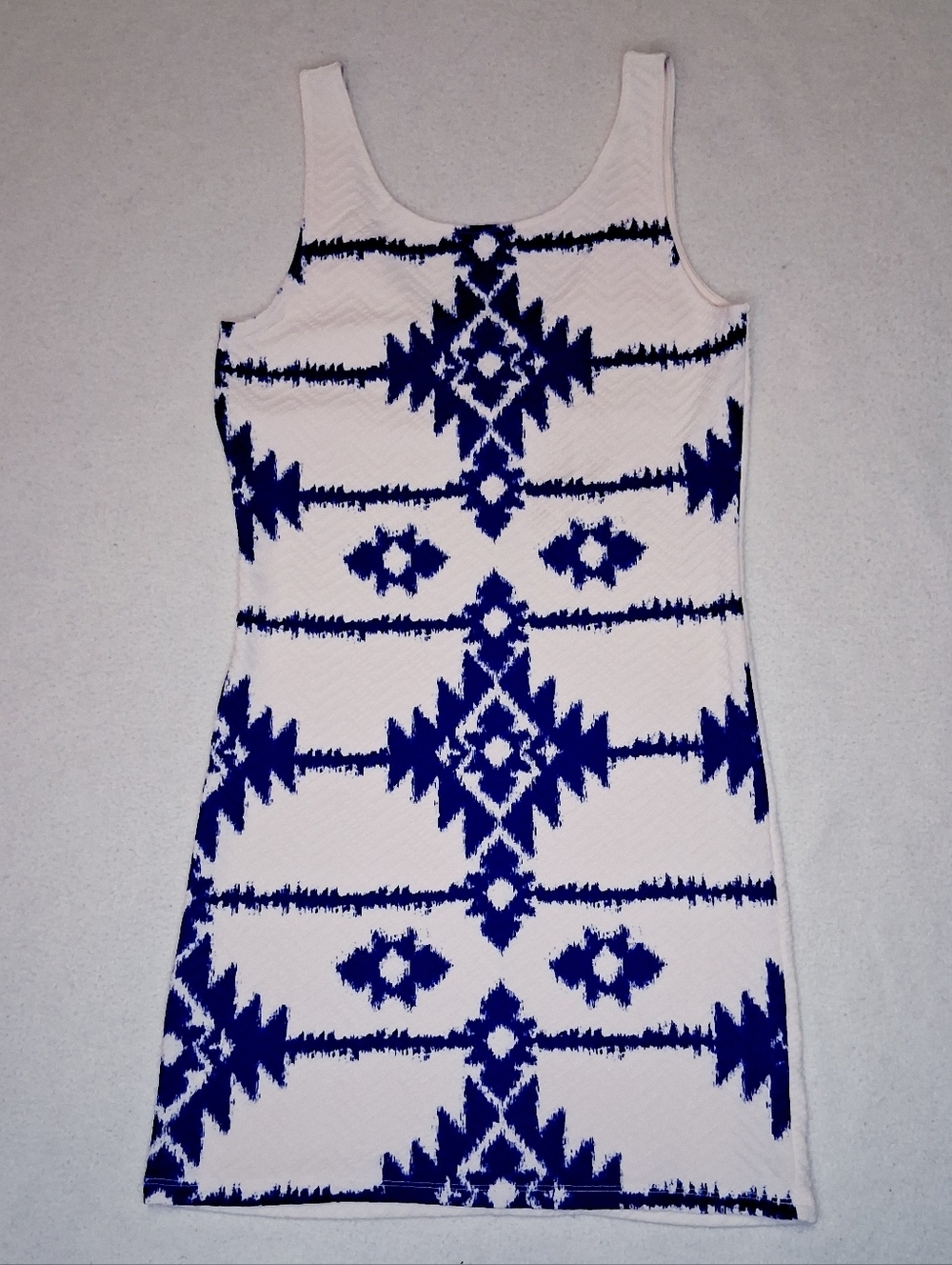 Sleeveless Tribal Print Tank Dress - White & Blue
